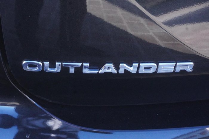 2023 Mitsubishi Outlander Exceed