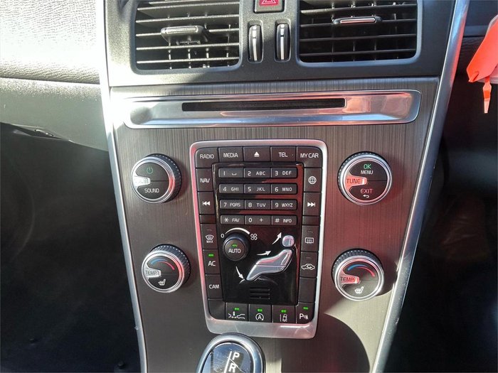 2015 Volvo XC60 D4 Kinetic MY15 Black Sapphire