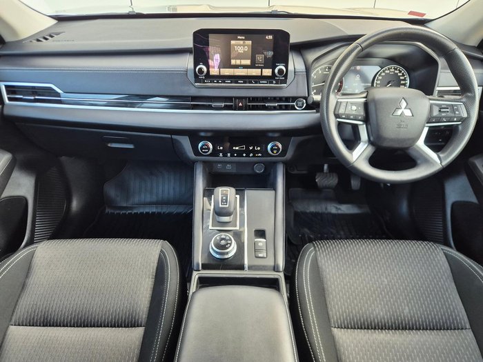 2024 Mitsubishi Outlander ES