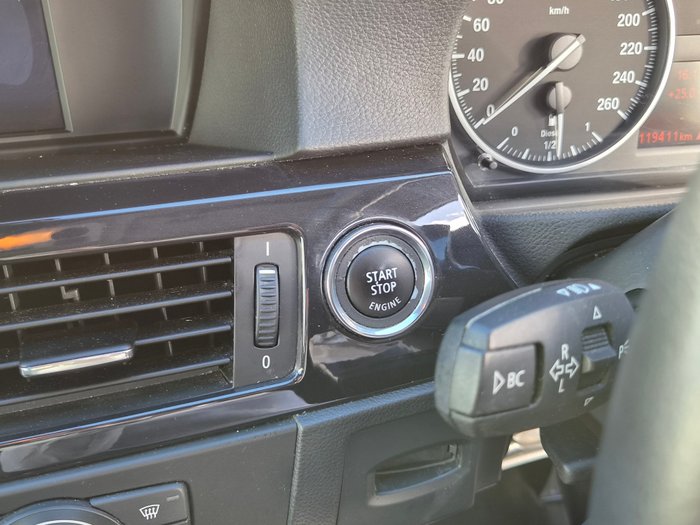 2011 BMW 3 Series 320d