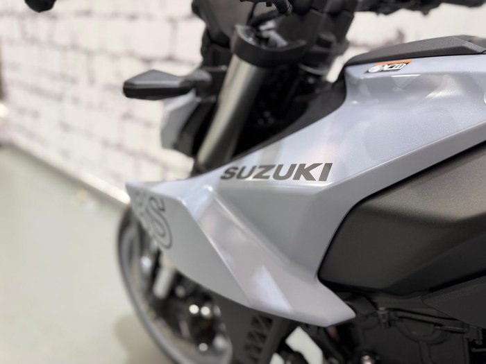 2025 Suzuki GSX-8S GSX-S Grey