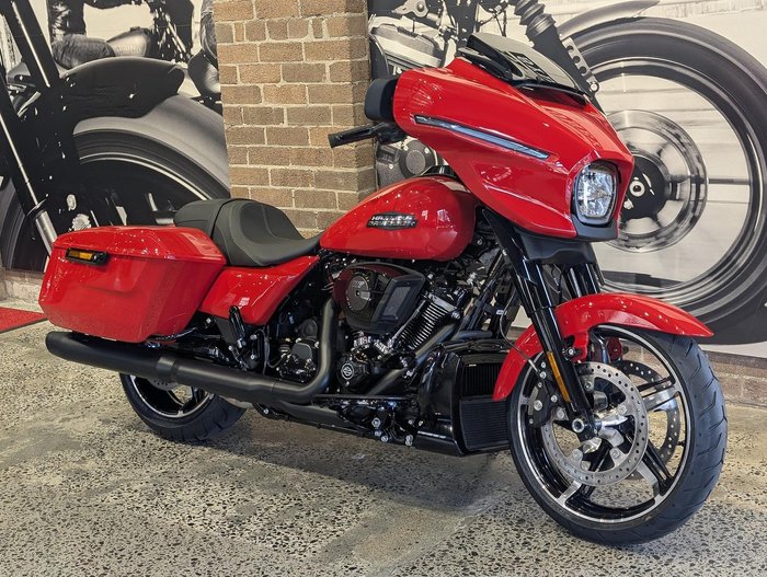 2026 Harley-Davidson Street Glide 117 (FLHX) Touring Orange