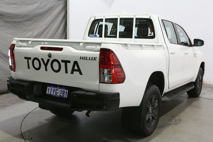 2025 Toyota Hilux SR