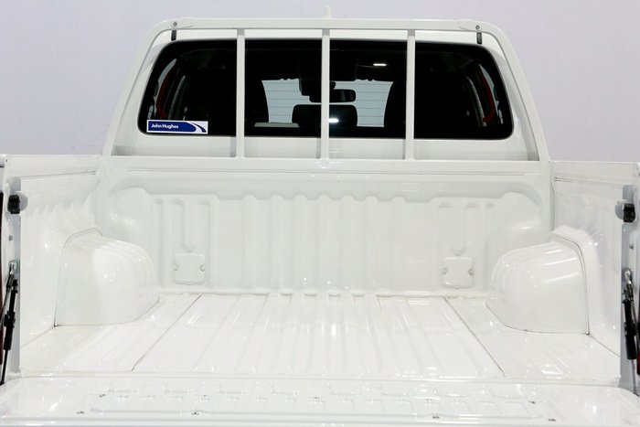 2025 Toyota Hilux SR