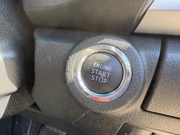 2023 Toyota Hilux SR5