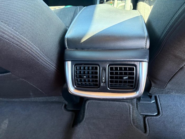 2023 Toyota Hilux SR5