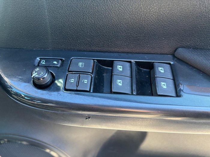 2023 Toyota Hilux SR5