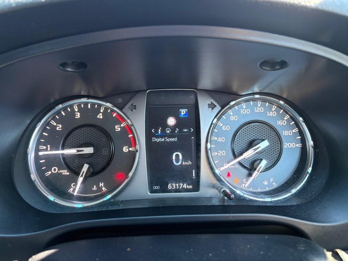 2023 Toyota Hilux SR5