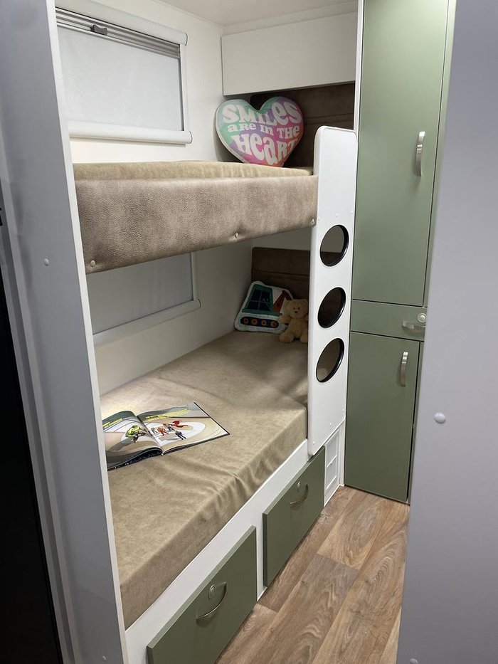 2026 Nova Revivor Fe 649 Dual Bunks