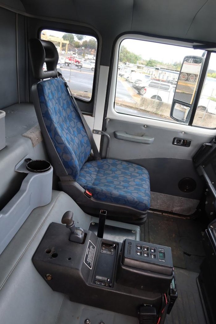 2015 Iveco Acco F2350G 280