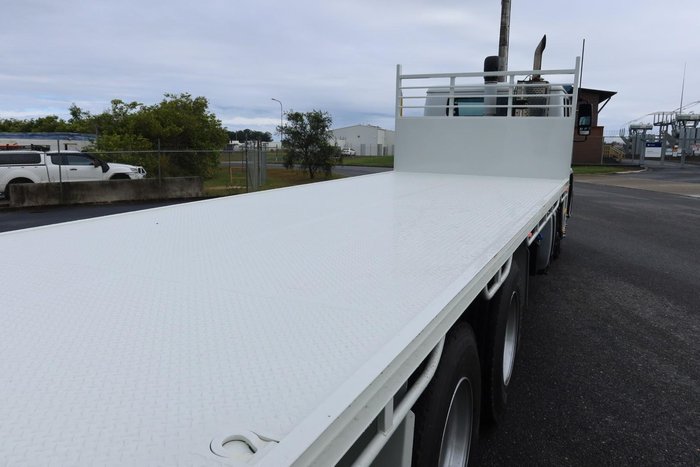 2015 Iveco Acco F2350G 280