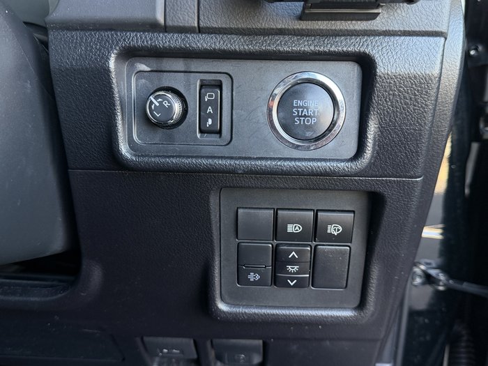 2022 Toyota Landcruiser Prado VX