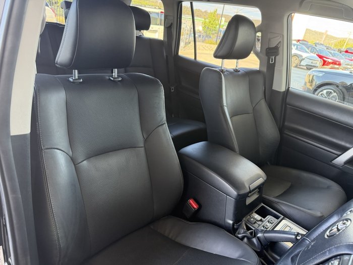 2022 Toyota Landcruiser Prado VX