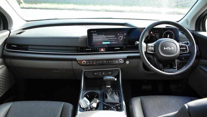 2025 Kia Carnival Sport+