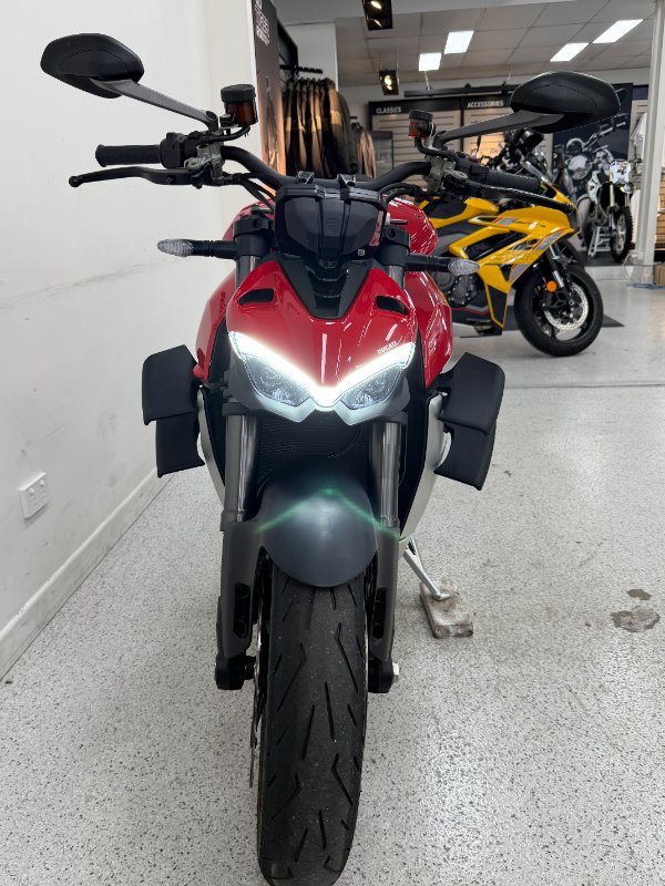 2021 DUCATI STREETFIGHTER V4 Red