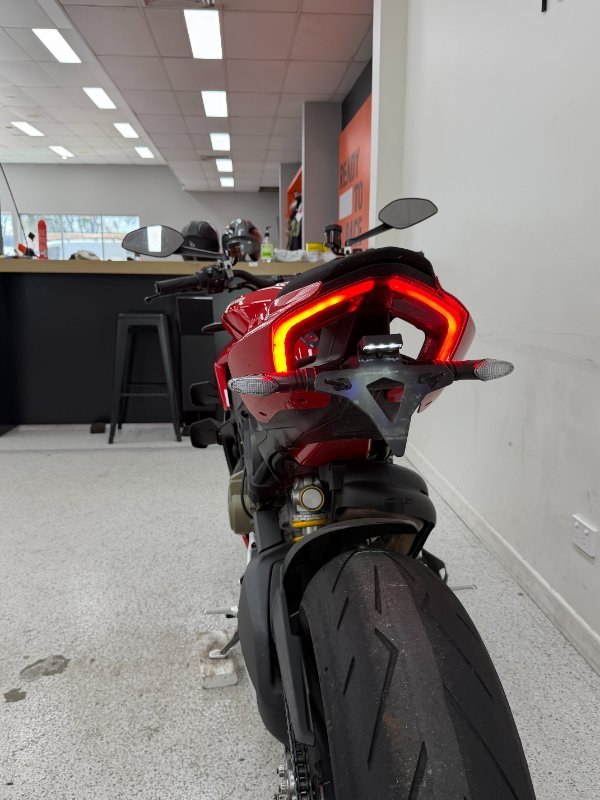 2021 DUCATI STREETFIGHTER V4 Red