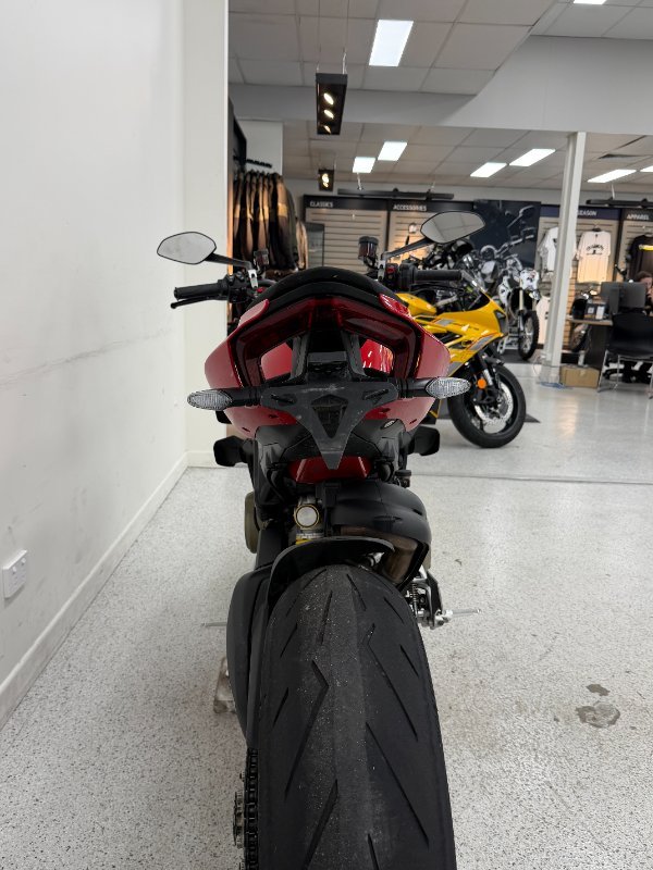 2021 DUCATI STREETFIGHTER V4 Red