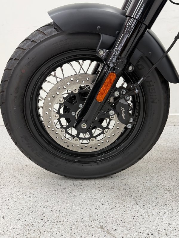 2023 INDIAN CHIEF BOBBER DARK HORSE Black