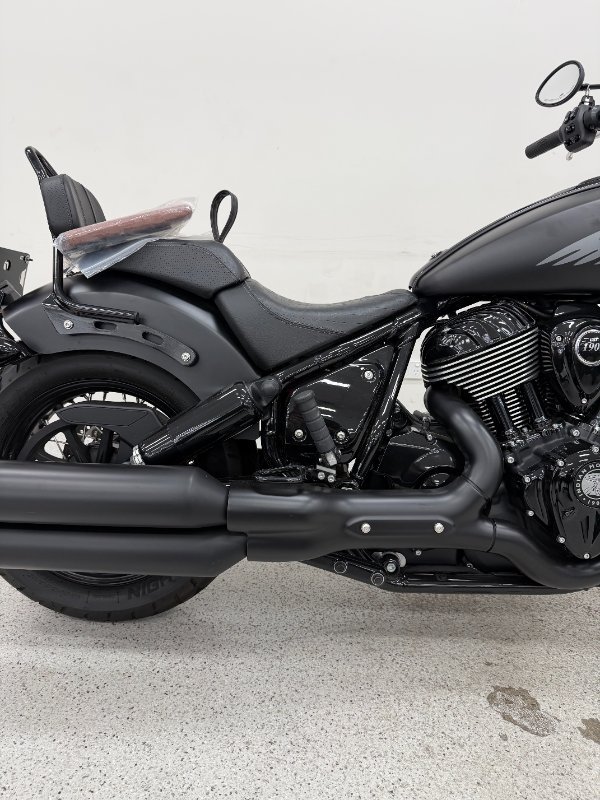 2023 INDIAN CHIEF BOBBER DARK HORSE Black