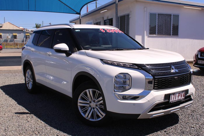 2022 Mitsubishi Outlander LS