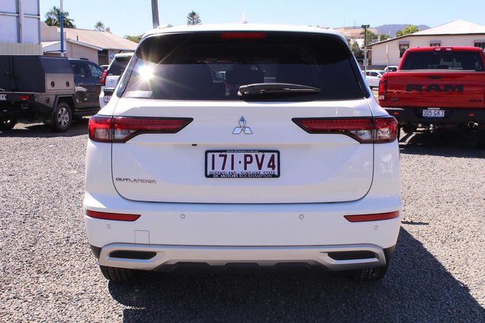 2022 Mitsubishi Outlander LS