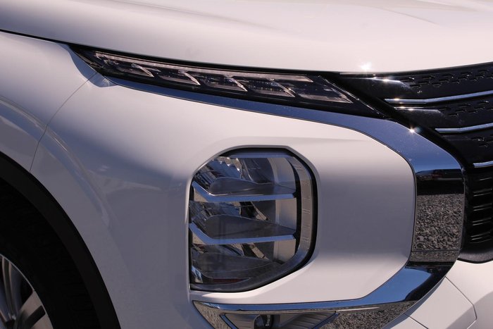 2022 Mitsubishi Outlander LS