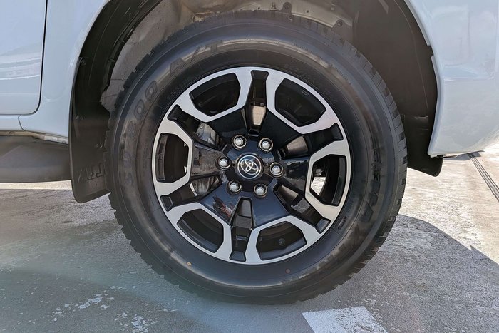 2021 Toyota Hilux SR5