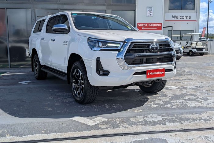 2021 Toyota Hilux SR5