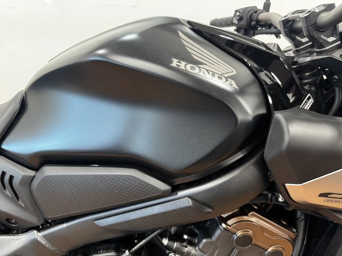 2025 Honda CB650RAC Black