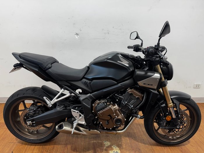 2025 Honda CB650RAC Black