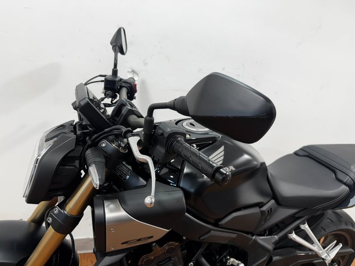 2025 Honda CB650RAC Black