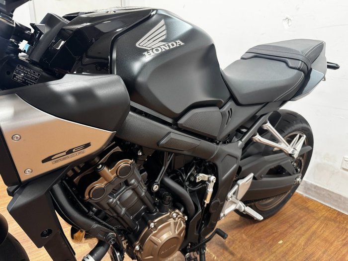 2025 Honda CB650RAC Black
