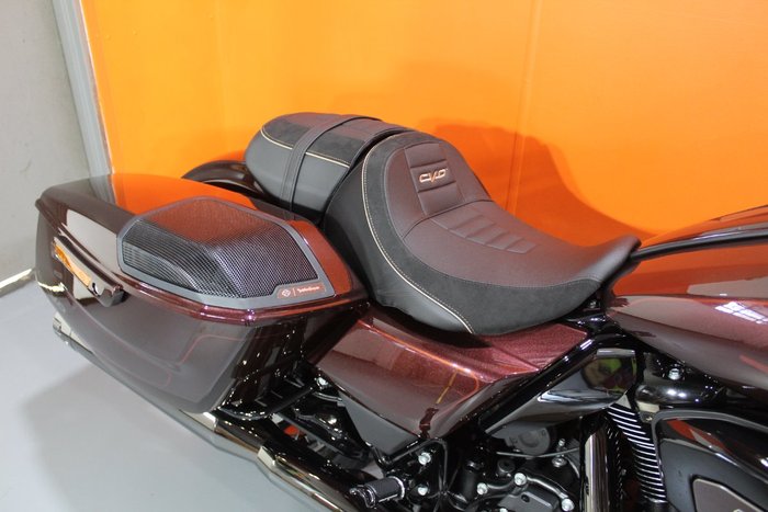 2024 HARLEY-DAVIDSON FLHXSE CVO STREET GLIDE (121)