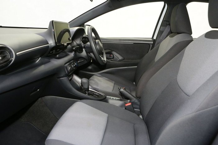 2024 Toyota Yaris Ascent Sport