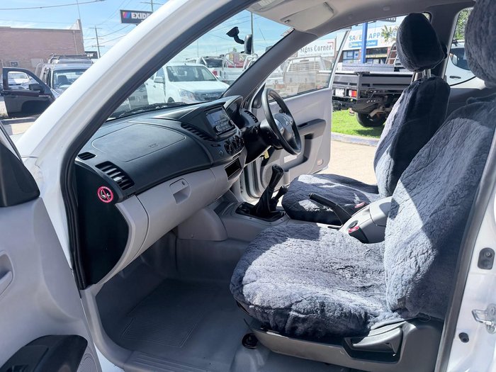 2015 Mitsubishi Triton GLX MN MY15 4X4 Dual Range White