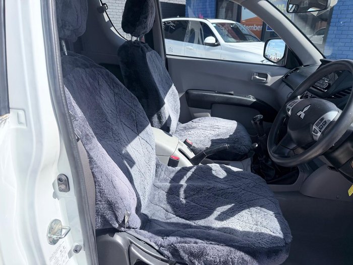 2015 Mitsubishi Triton GLX MN MY15 4X4 Dual Range White