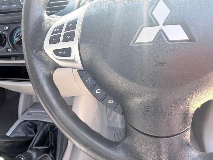 2015 Mitsubishi Triton GLX MN MY15 4X4 Dual Range White