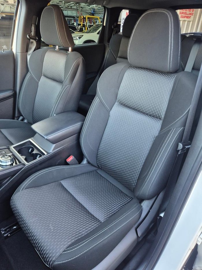 2022 Mitsubishi Outlander LS