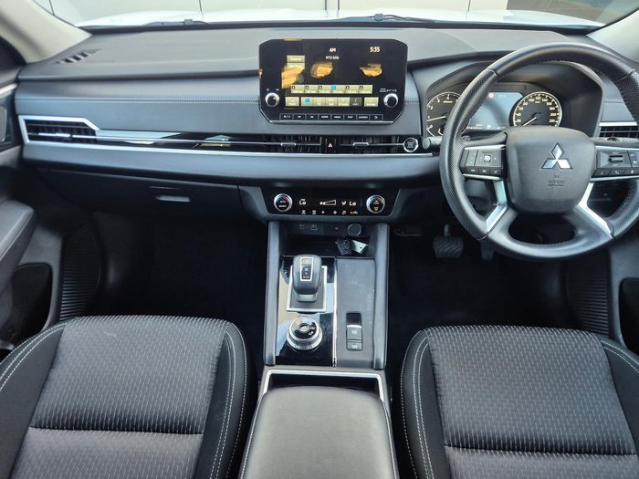 2022 Mitsubishi Outlander LS