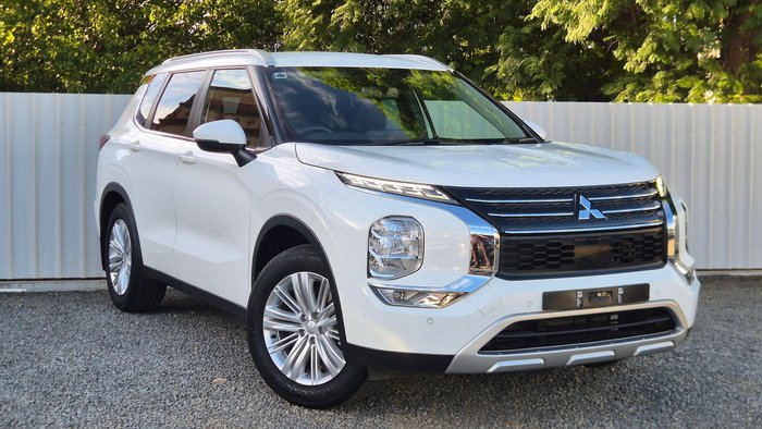 2022 Mitsubishi Outlander LS