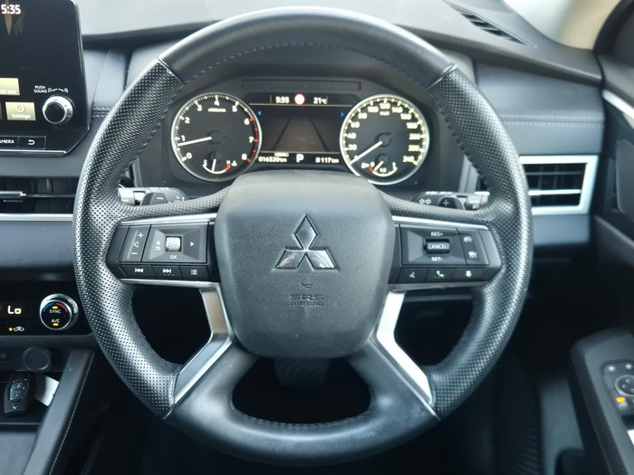 2022 Mitsubishi Outlander LS