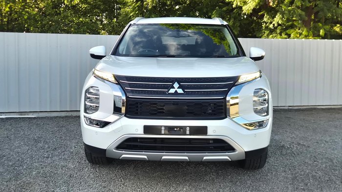 2022 Mitsubishi Outlander LS