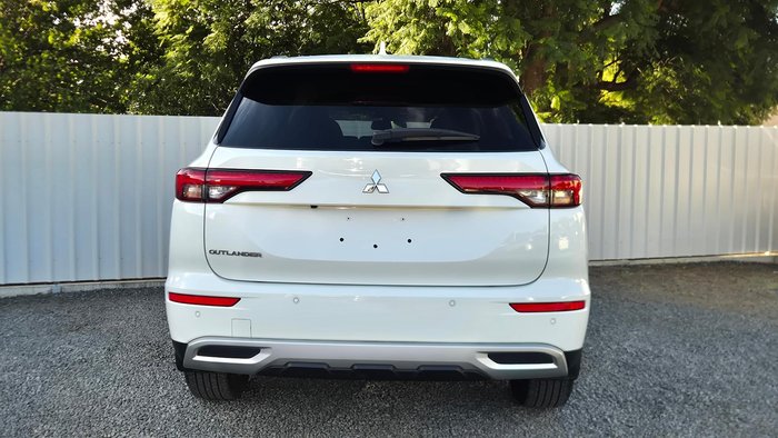 2022 Mitsubishi Outlander LS