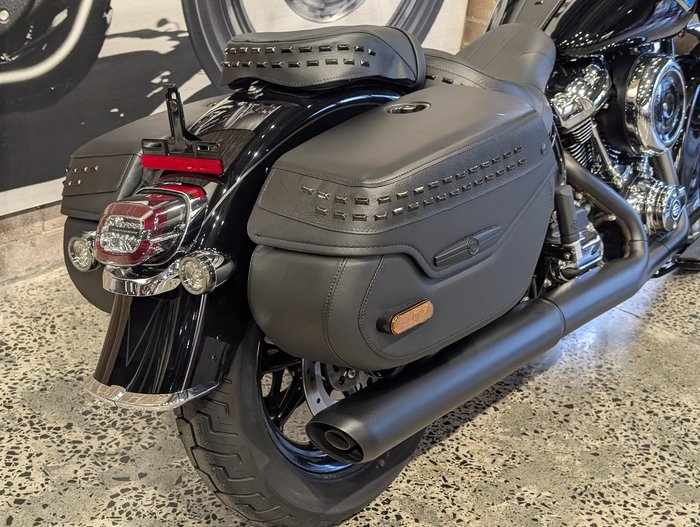 2025 Harley-Davidson Heritage Classic 117 (FLHC) Softail Black