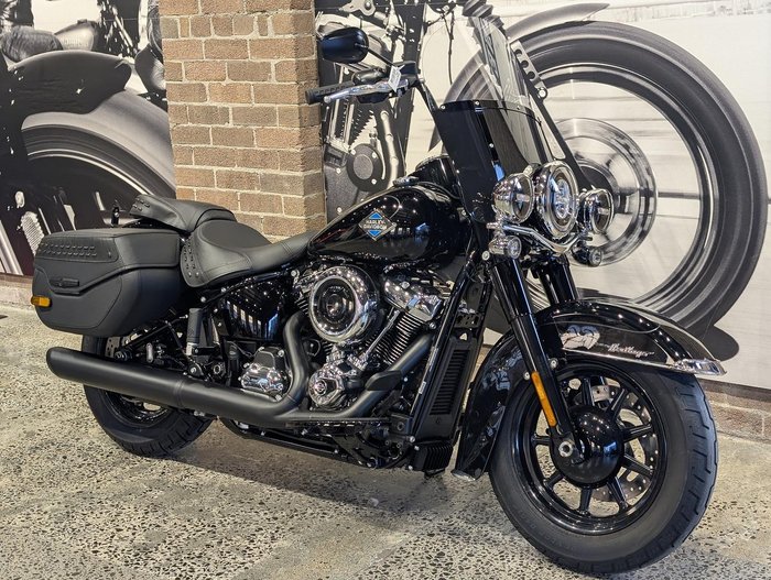 2025 Harley-Davidson Heritage Classic 117 (FLHC) Softail Black