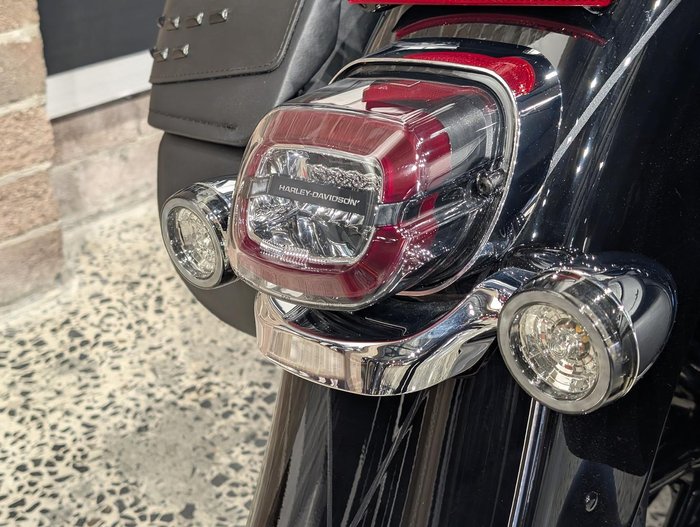 2025 Harley-Davidson Heritage Classic 117 (FLHC) Softail Black