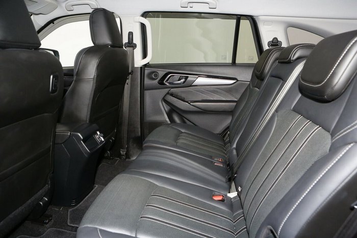 2021 Isuzu MU-X LS-T