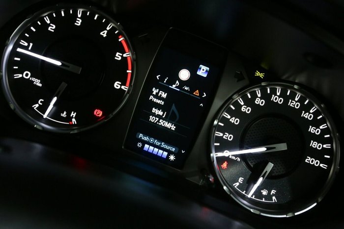 2022 Toyota Hilux SR