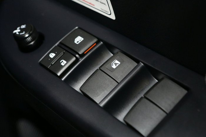 2022 Toyota Hilux SR