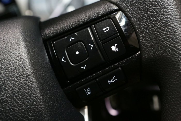 2022 Toyota Hilux SR